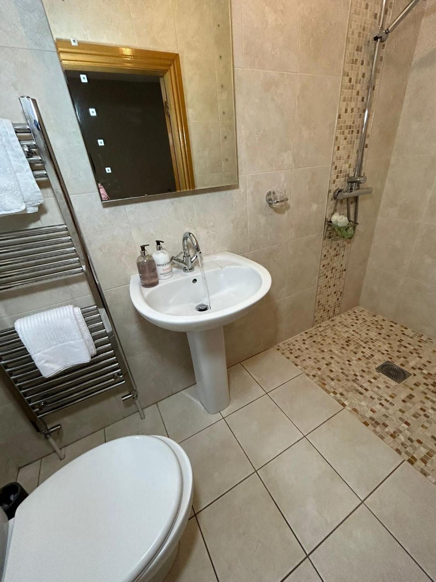 Dunhill Cottage B&B Hillsborough Phòng bức ảnh